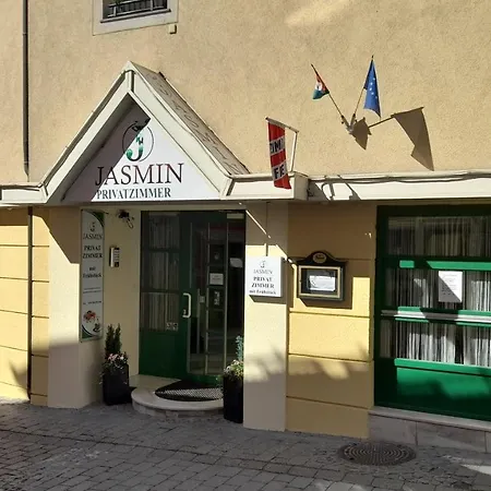 Bed & Breakfast Jazmin Panzio Boseges Reggelivel Koezoes Konyhaval A Centrumban Murau