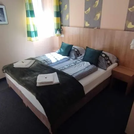 Nocleg ze śniadaniem Jazmin Panzio Boseges Reggelivel Koezoes Konyhaval A Centrumban