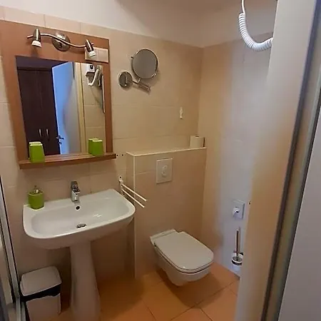 Alojamento de Acomodação e Pequeno-almoço Jasmin Location Shared Kitchen Pet Friendly 3*