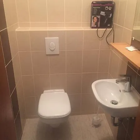 Jasmin Location Shared Kitchen Pet Friendly