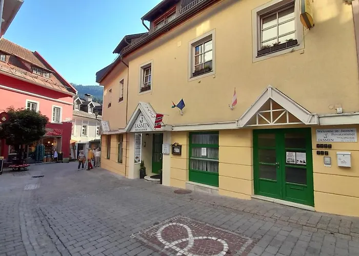 Bed & Breakfast Jazmin Panzio Boseges Reggelivel Koezoes Konyhaval A Centrumban