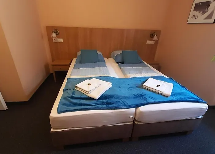 Jázmin Panzió Bőséges Reggelivel Közös Konyhával A Centrumban 3* Murau