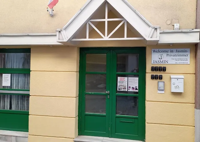 Panzió Jázmin Panzió Bőséges Reggelivel Közös Konyhával A Centrumban 3*