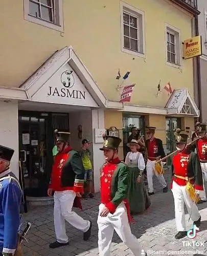 Jazmin Panzio Boseges Reggelivel Koezoes Konyhaval A Centrumban 3*