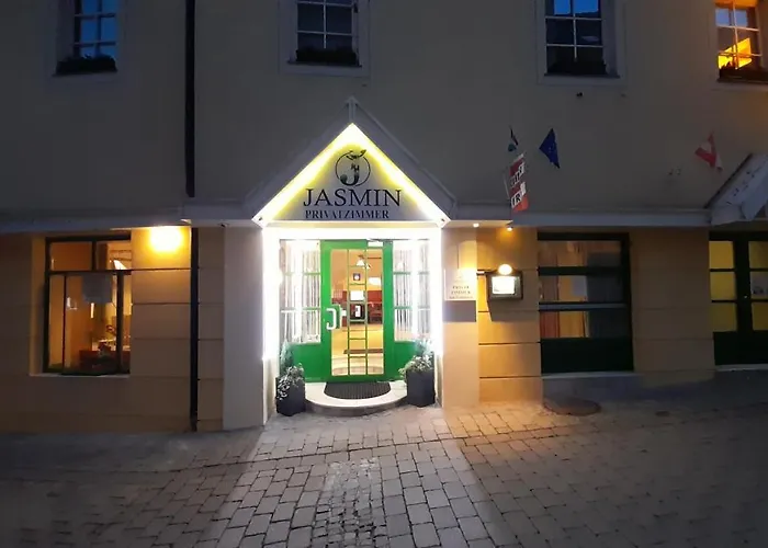 Jazmin Panzio Boseges Reggelivel Koezoes Konyhaval A Centrumban 3*