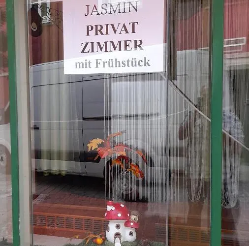 Jazmin Panzio Boseges Reggelivel Koezoes Konyhaval A Centrumban Bed & Breakfast 3*