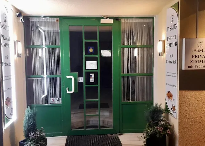 Jazmin Panzio Boseges Reggelivel Koezoes Konyhaval A Centrumban Bed & Breakfast