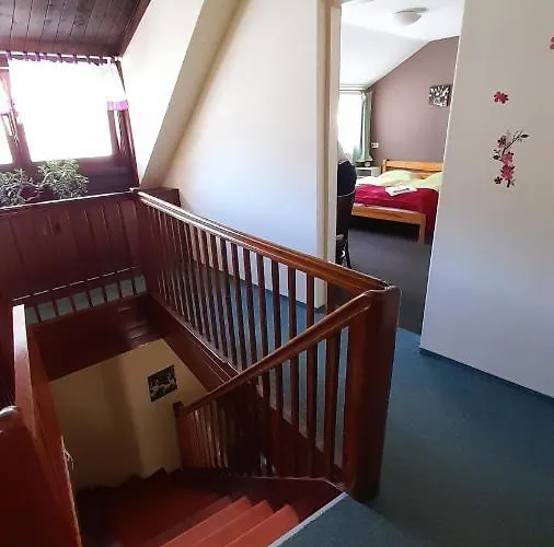 Jázmin Panzió Bőséges Reggelivel Közös Konyhával A Centrumban 3* Murau