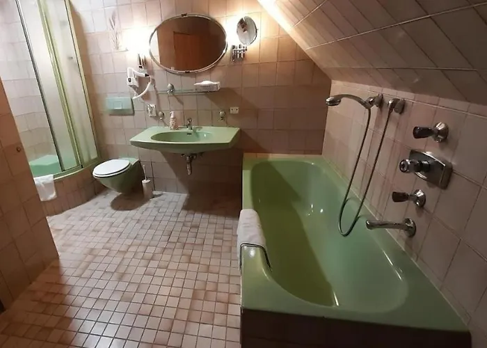 Bed & Breakfast Jazmin Panzio Boseges Reggelivel Koezoes Konyhaval A Centrumban Murau