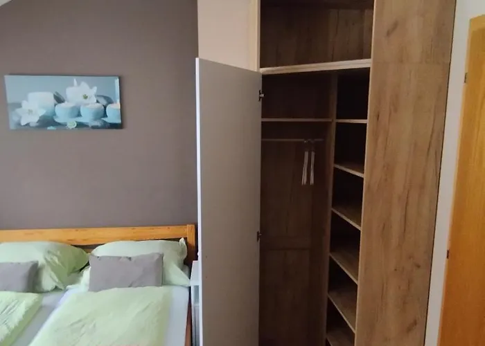 Jázmin Panzió Bőséges Reggelivel Közös Konyhával A Centrumban