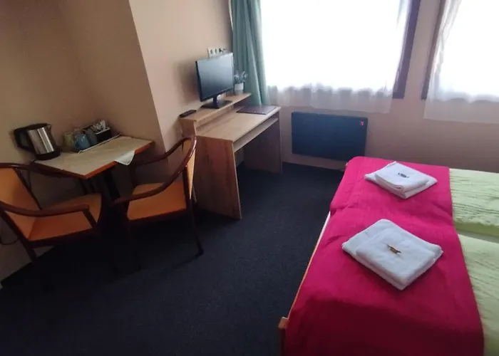 Jasmin Location Shared Kitchen Pet Friendly