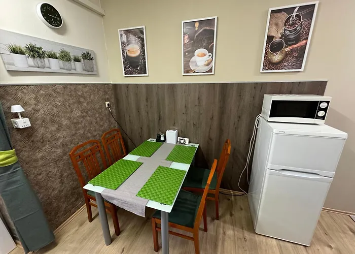 Bed & Breakfast Jazmin Panzio Boseges Reggelivel Koezoes Konyhaval A Centrumban 3*