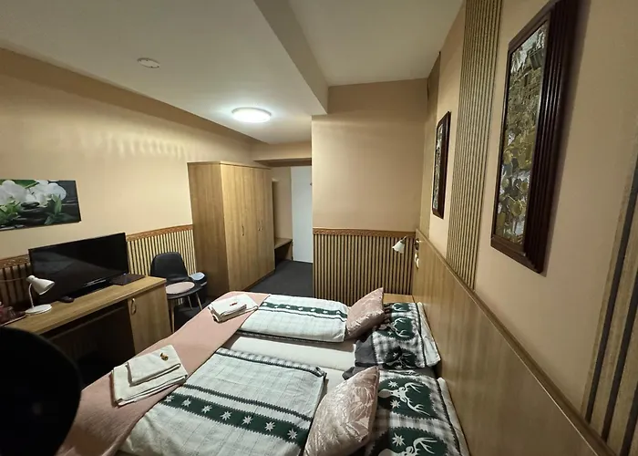 Panzió Jázmin Panzió Bőséges Reggelivel Közös Konyhával A Centrumban