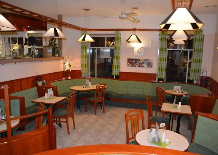 Jázmin Panzió Bőséges Reggelivel Közös Konyhával A Centrumban Murau